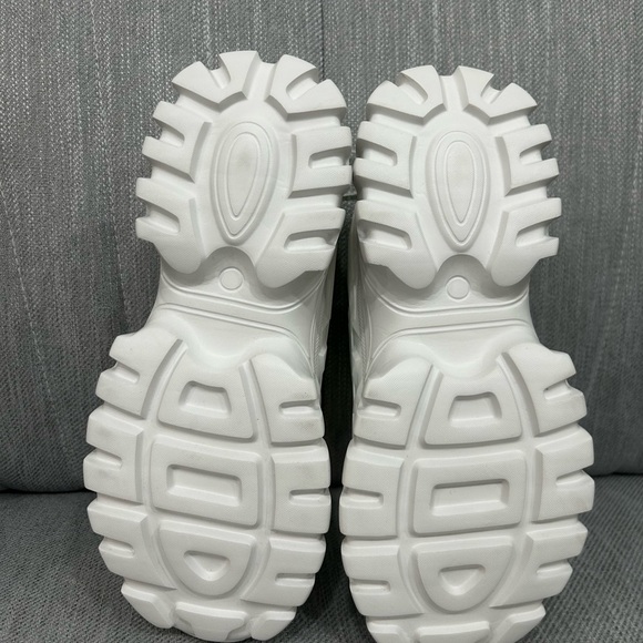 Chunky White Sneakers with Neon Green Accents 8.5 NWOT - Picture 5 of 5